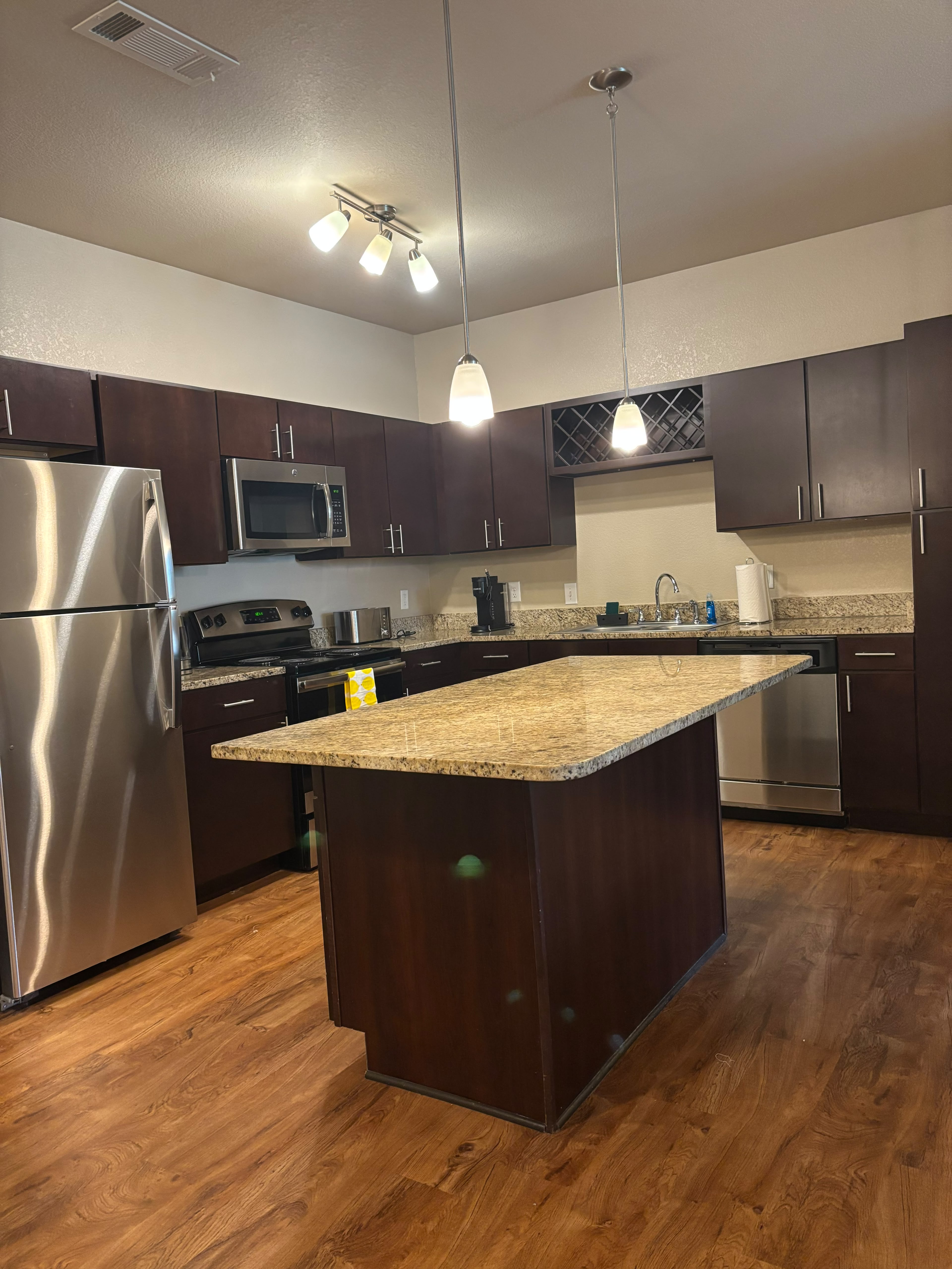 Furnished 3-bedroom Apartment | 7064 W. Hamilton Place Dr Liberty Township