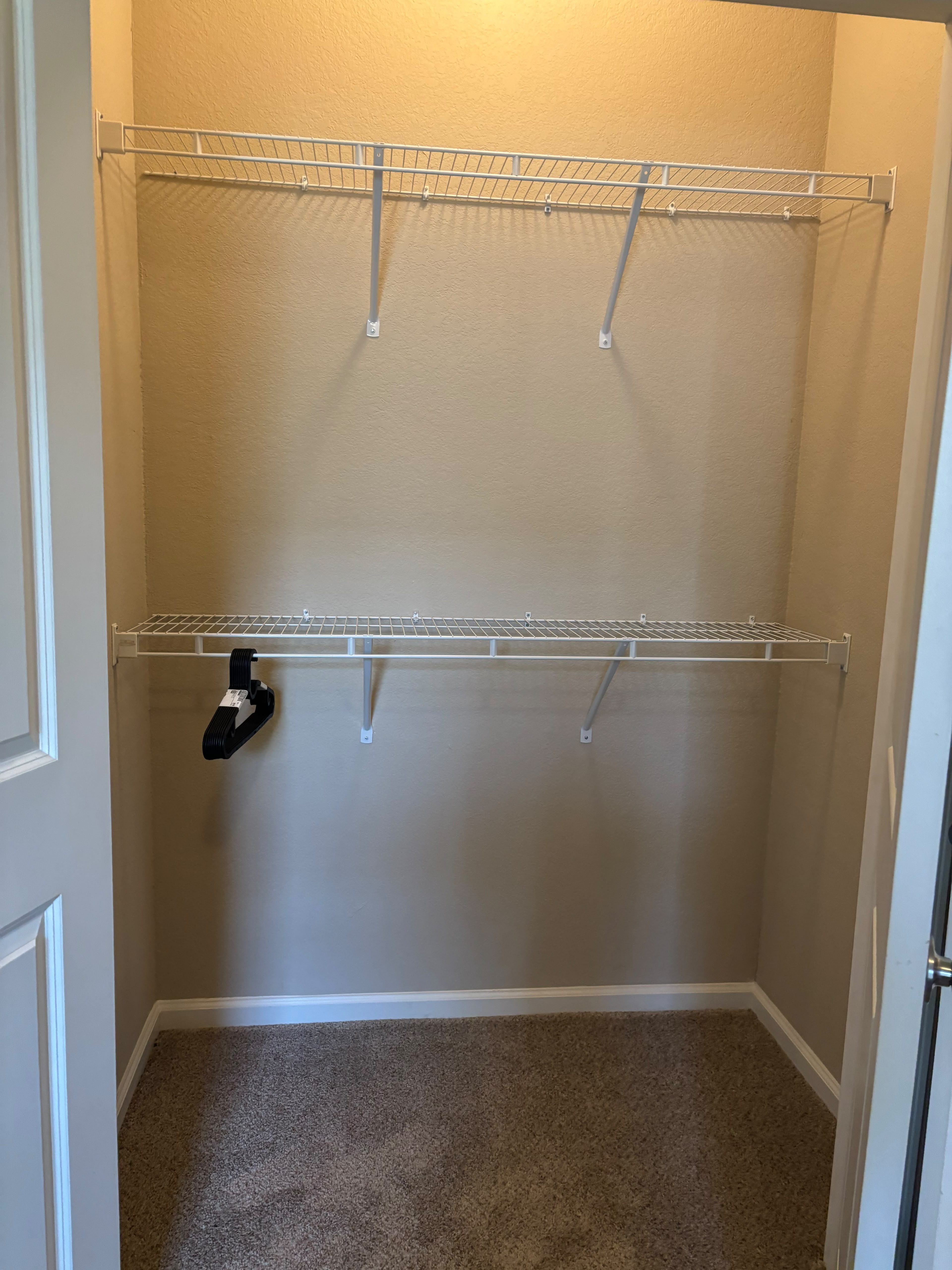 Furnished 3-bedroom Apartment | 7064 W. Hamilton Place Dr Liberty Township